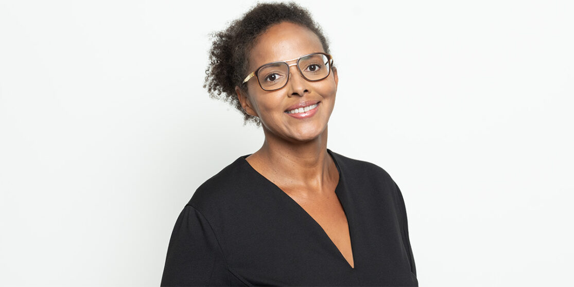 Porträt von Natascha Thomas, stellvertretende Geschäftsführerin der PMG Presse-Monitor.