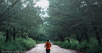 Sport: joggende Frau während Corona