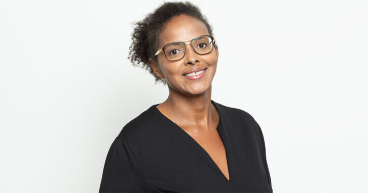 Porträt von Natascha Thomas, stellvertretende Geschäftsführerin der PMG Presse-Monitor.