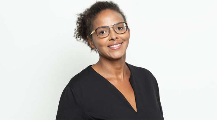 Porträt von Natascha Thomas, stellvertretende Geschäftsführerin der PMG Presse-Monitor.